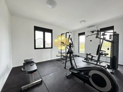 Rent, house, 190m², Tološi, Podgorica - image 18