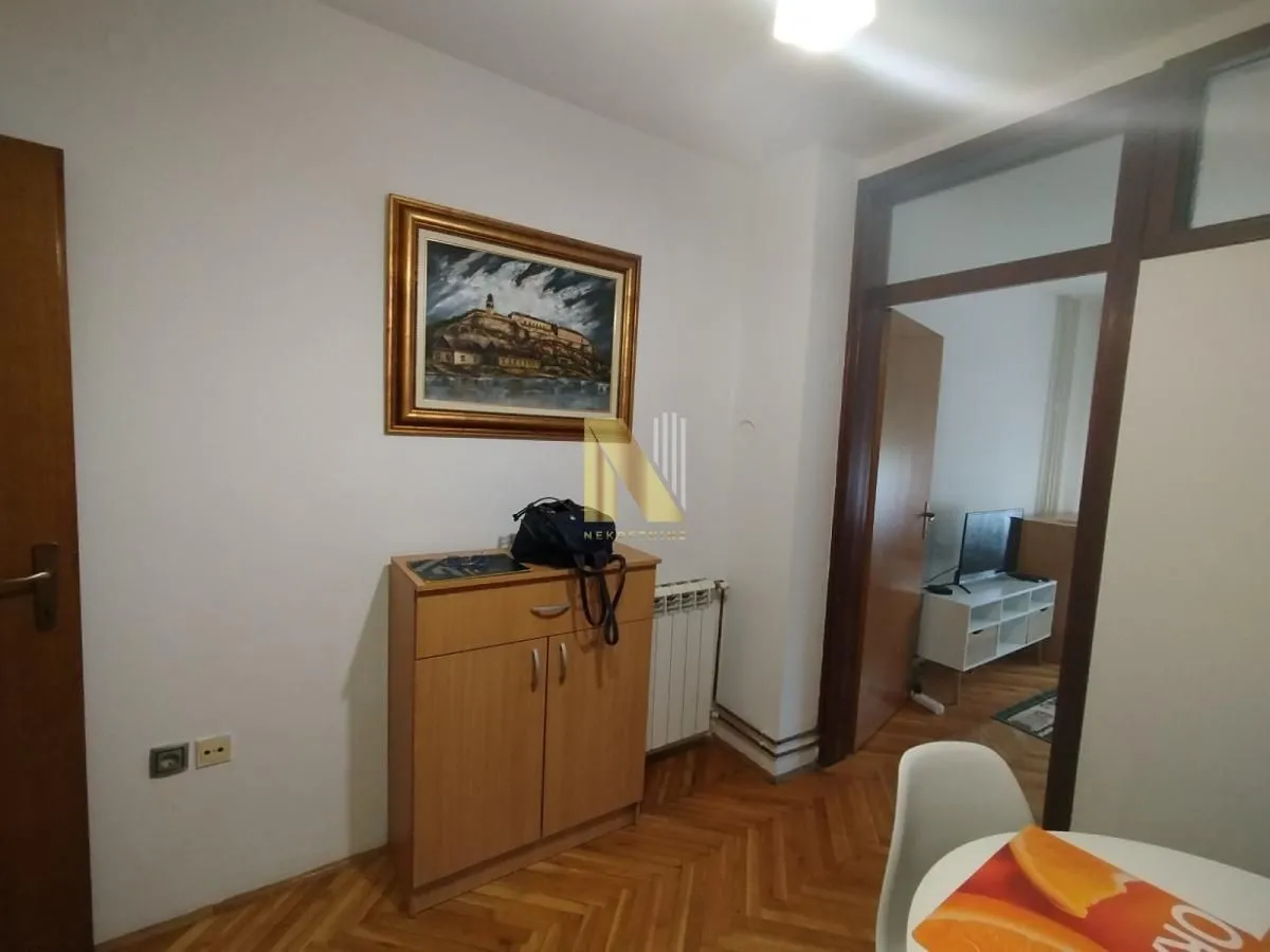 Izdavanje, jednosoban stan, 27m², Centar, Novi Sad
