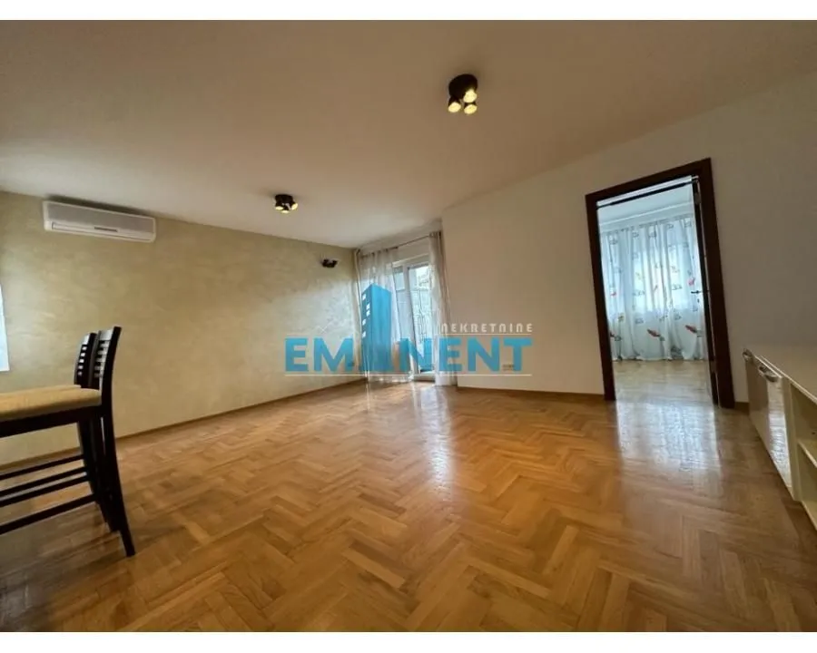 Izdavanje, trosoban stan, 80m², Autokomanda, Voždovac Sve Podlokacije
