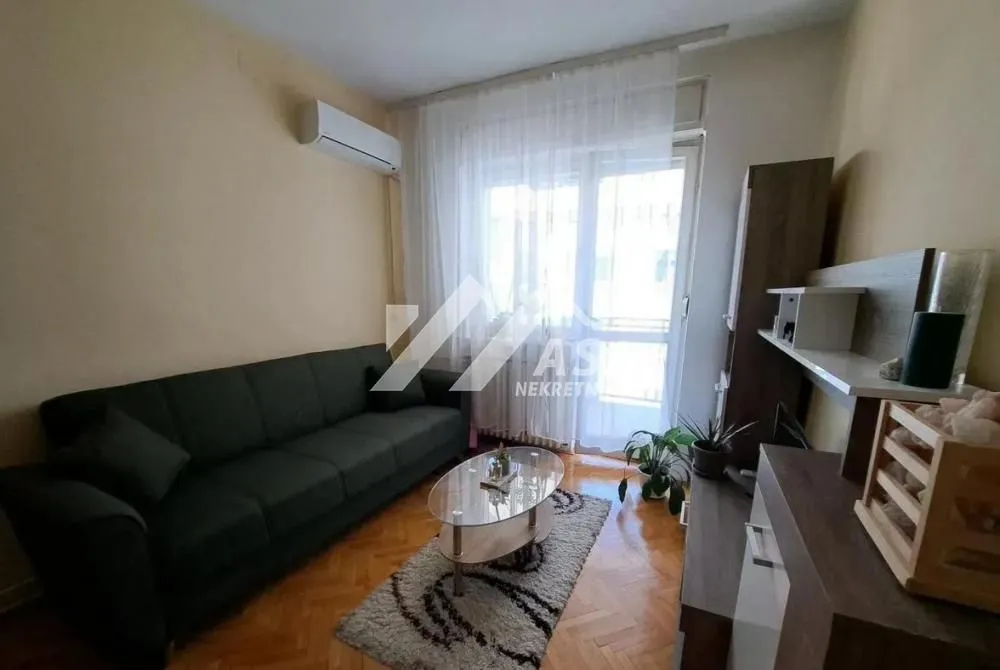 Izdavanje, dvosoban stan, 50m², Grbavica, Novi Sad Sve Podlokacije