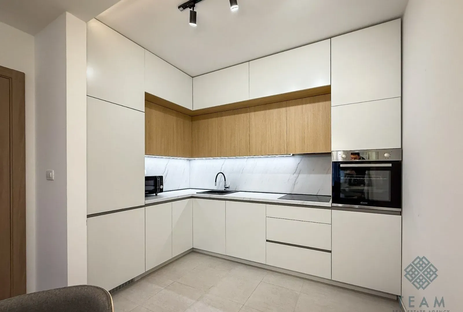 Izdavanje, jednosoban stan, 54m², Master Kvart, Podgorica