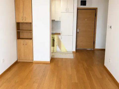 Izdavanje, poslovni prostor, 48m², Grbavica, Novi Sad Sve Podlokacije - image 2