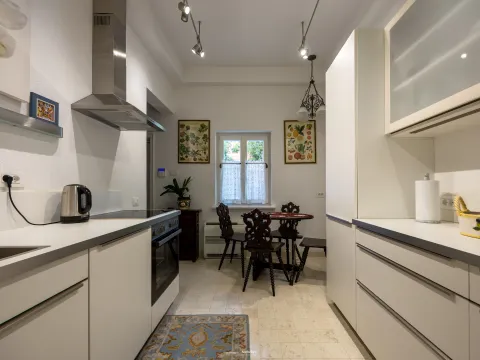 Rent, house, 587m², Dobrota, Kotor - image 8
