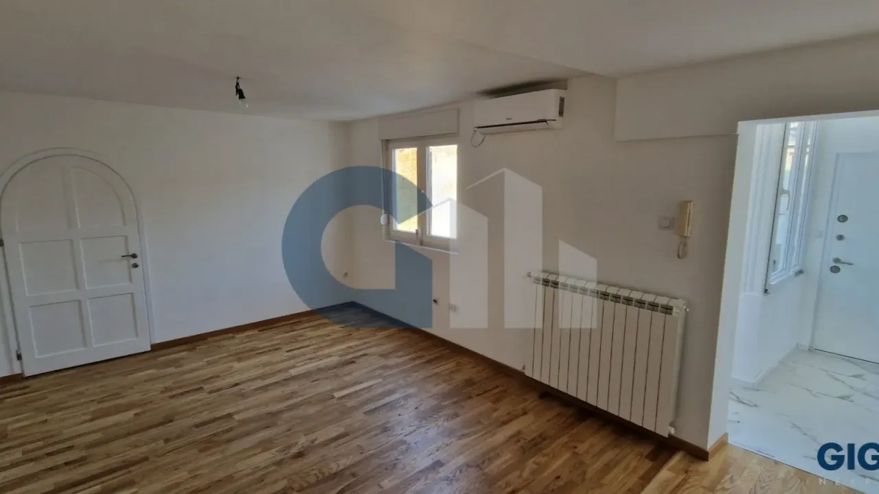 Prodaja, trosoban stan, 58m², Vračar, Šid