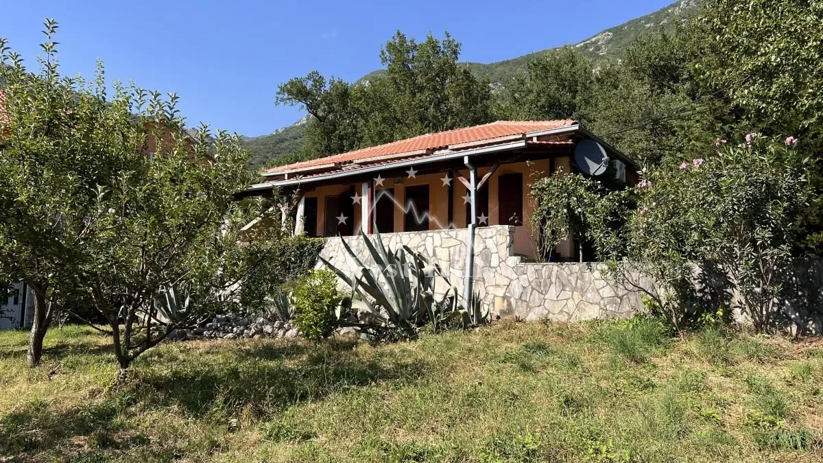 Prodaja, kuća, 70m², Risan, Kotor