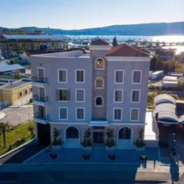 Prodaja, dvosoban stan, 85m², Porto Montenegro, Tivat - image 1