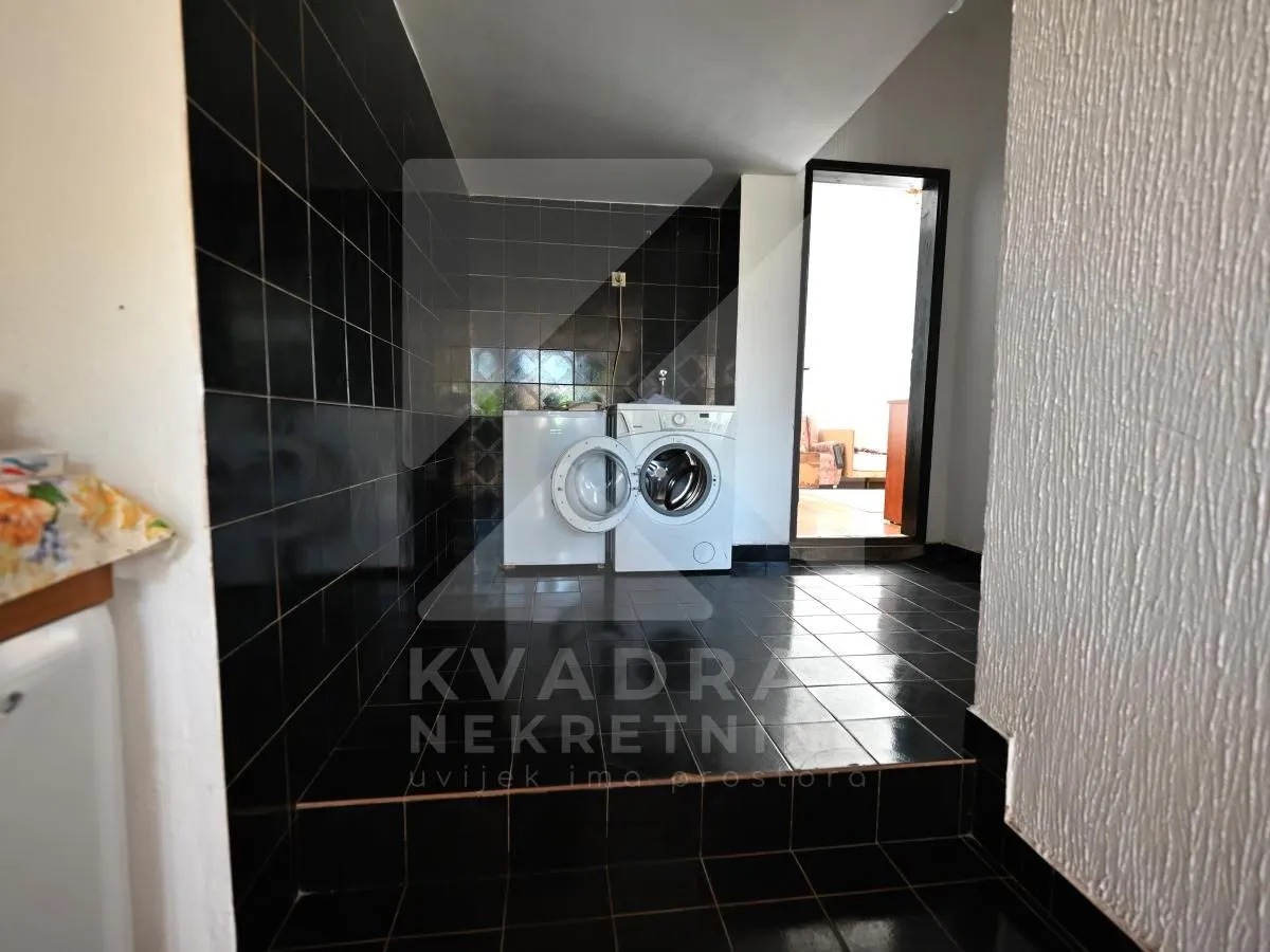 Prodaja, kuća, 370m², Stari Aerodrom, Podgorica