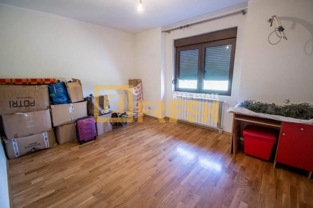 Prodaja, kuća, 253m², Zagorič, Podgorica
