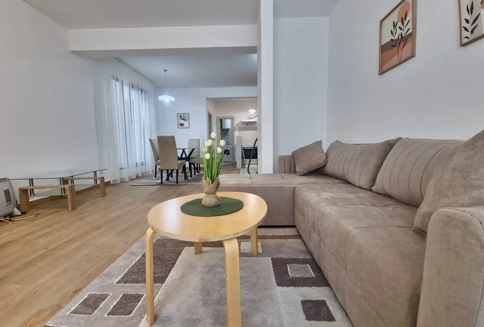 Rent, one bedroom apartment, 59m², Bečići, Budva