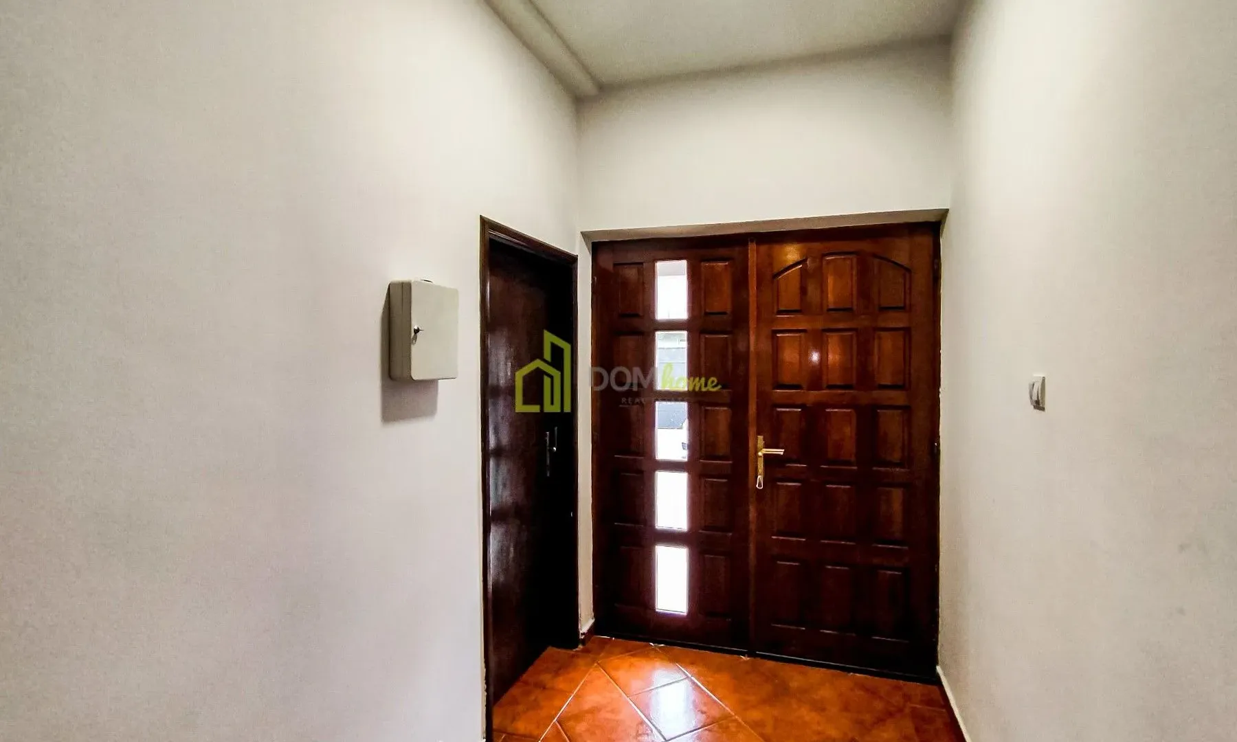 Sale, house, 340m², Tološi, Podgorica