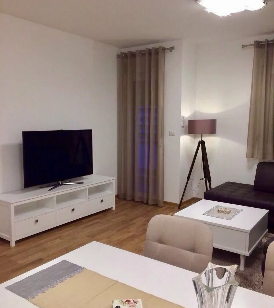 Prodaja, dvosoban stan, 64m², Centar, Podgorica