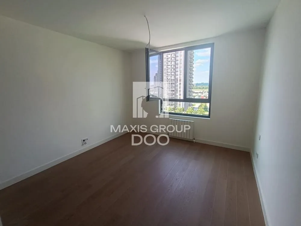 Izdavanje, četvorosoban stan, 116m², Savski Venac, Beograd