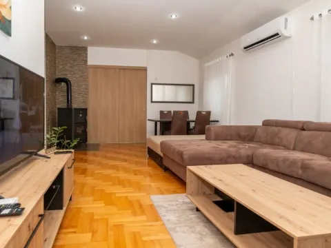 Sale, house, 258m², Pod Goricom, Podgorica - image 8