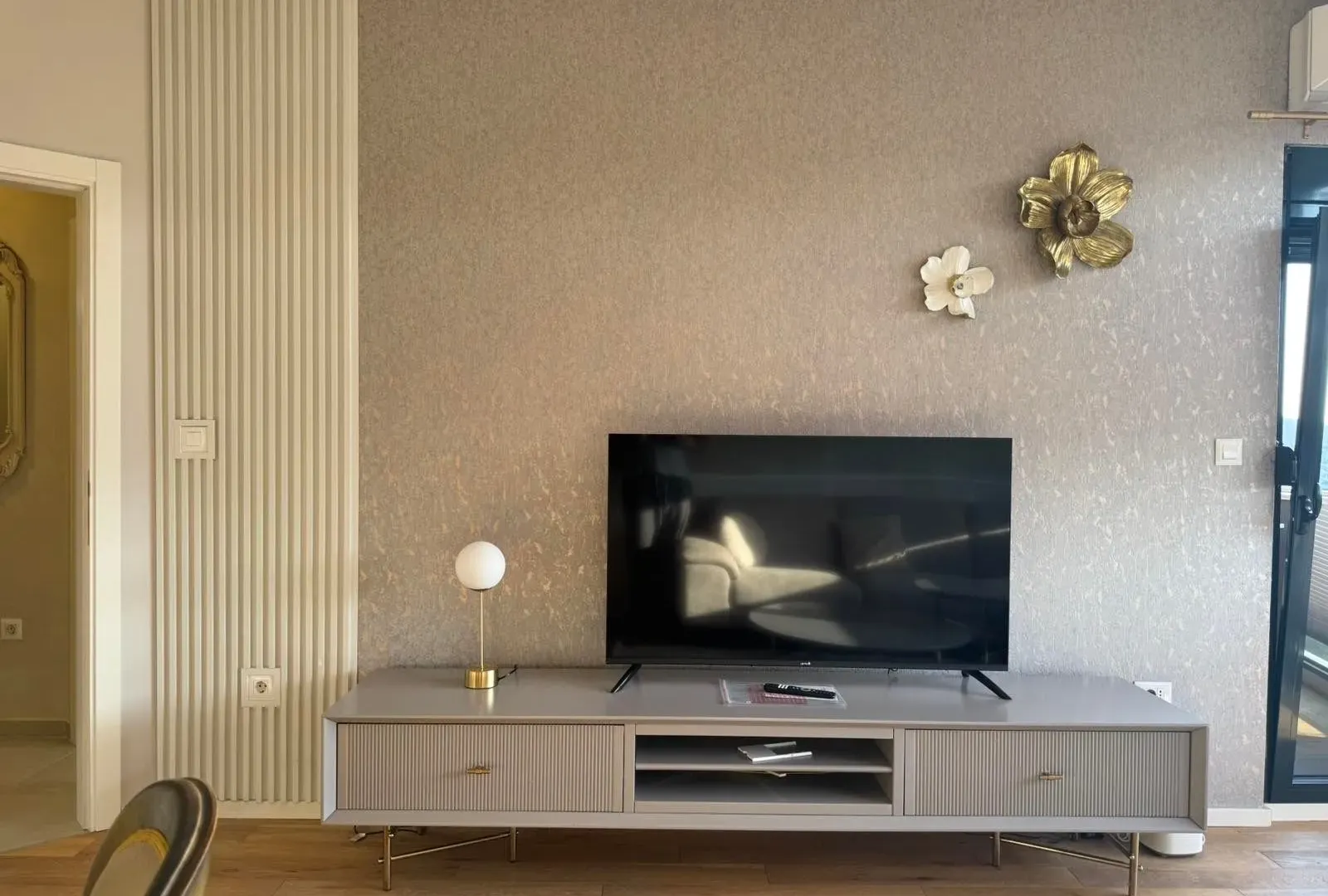 Izdavanje, jednosoban stan, 47m², Pod Goricom, Podgorica