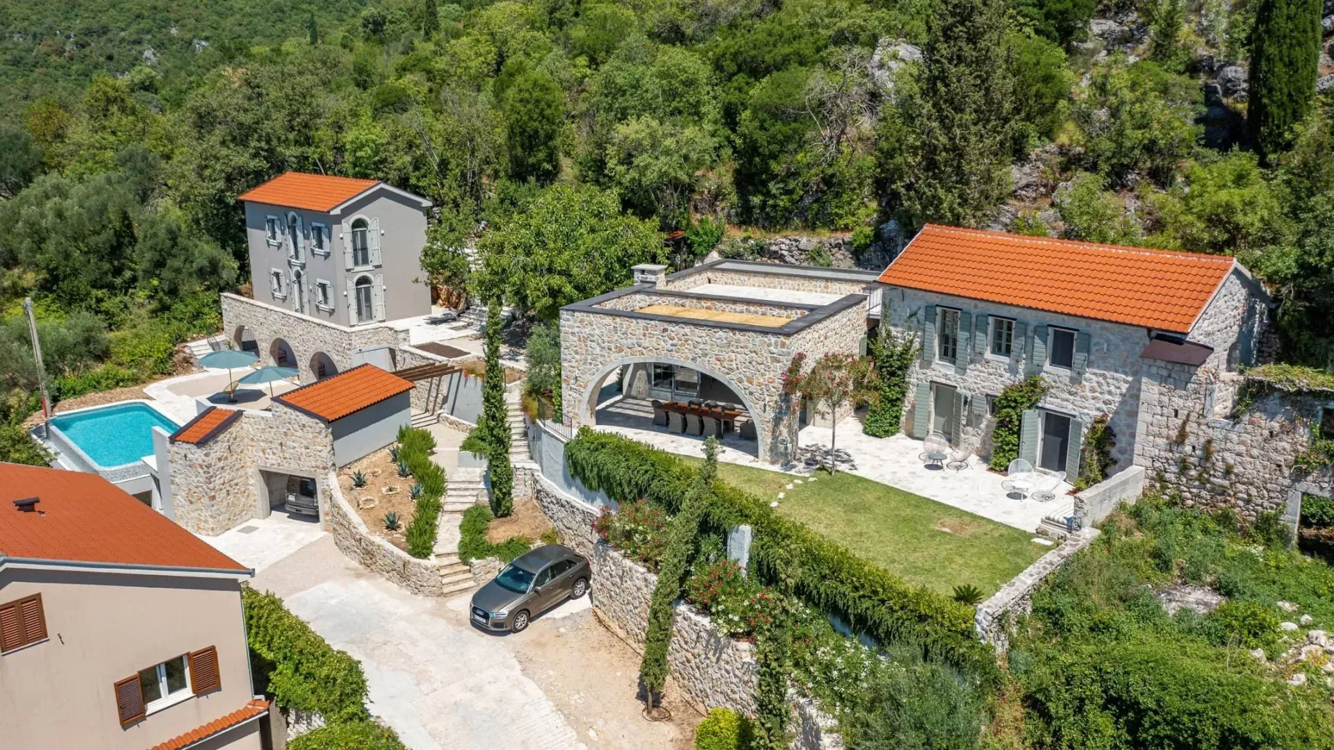 Sale, house, 350m², Kotor, Crna Gora