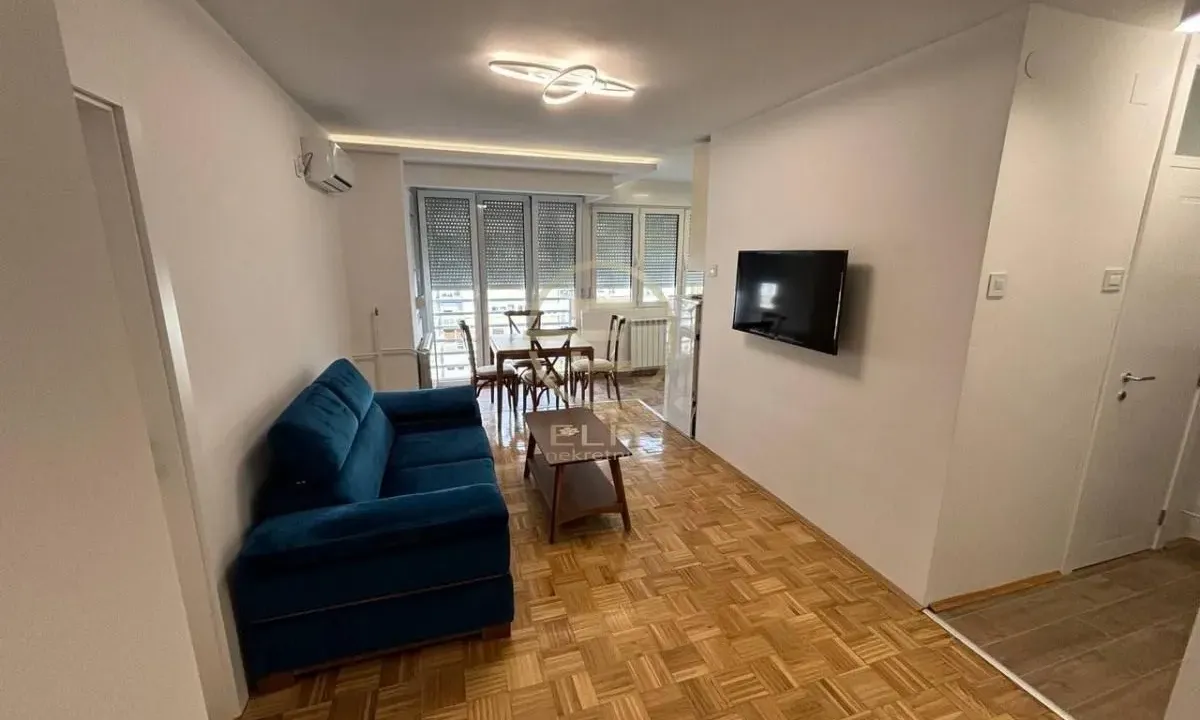 Izdavanje, dvosoban stan, 48m², Bulevar Oslobodjenja, Novi Sad Sve Podlokacije