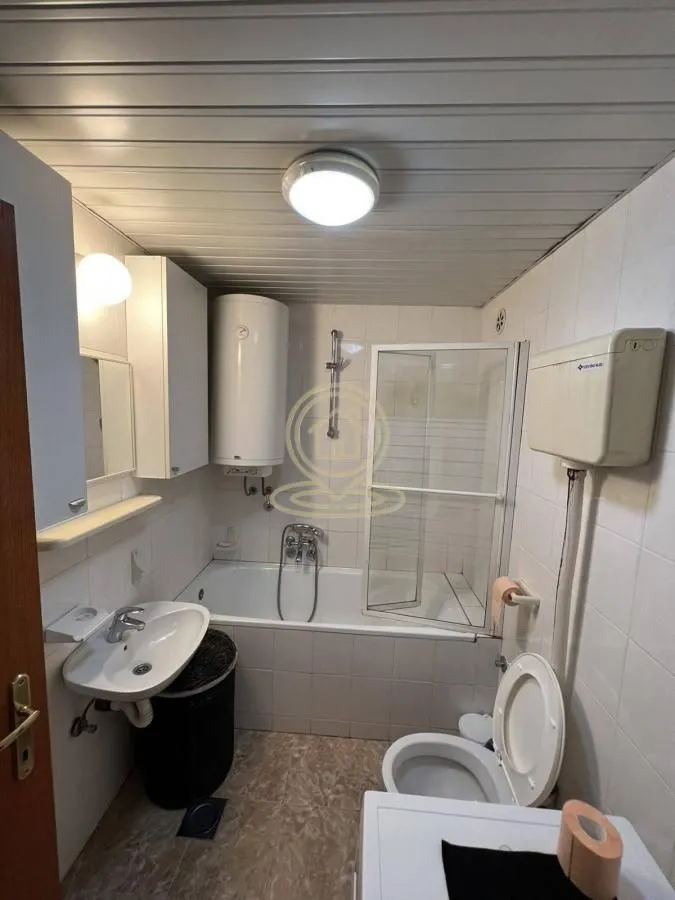 Izdavanje, jednosoban stan, 45m², Podbara, Novi Sad Sve Podlokacije