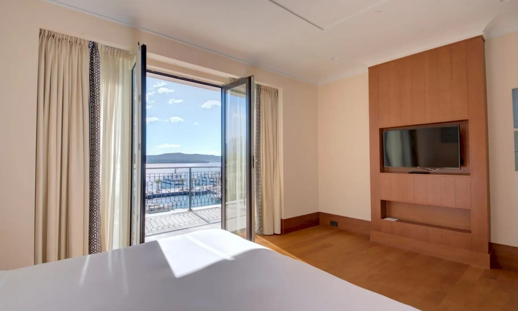 Sale, three bedroom apartment, 236m², Porto Montenegro, Tivat