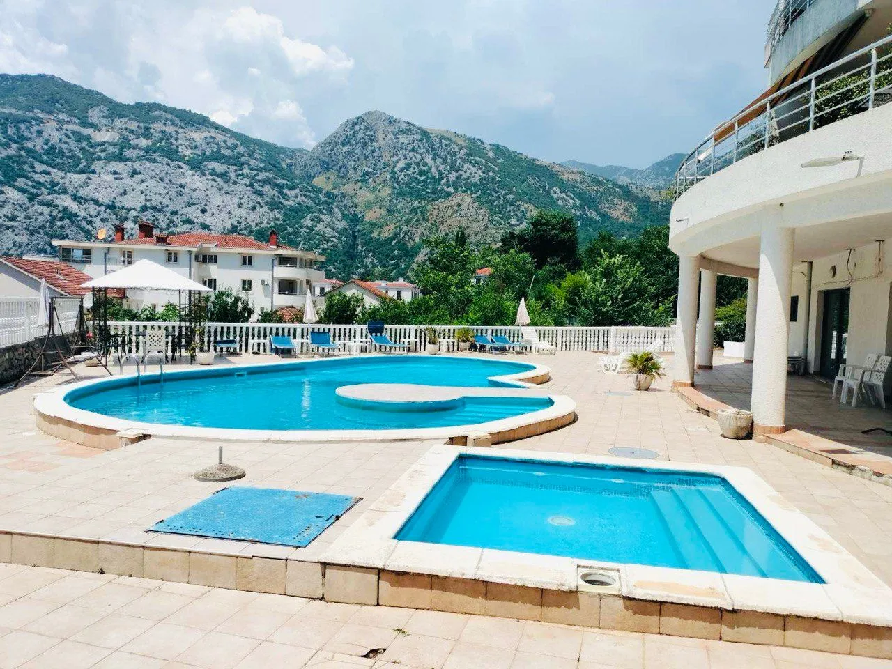 Prodaja, jednosoban stan, 65m², Risan, Kotor