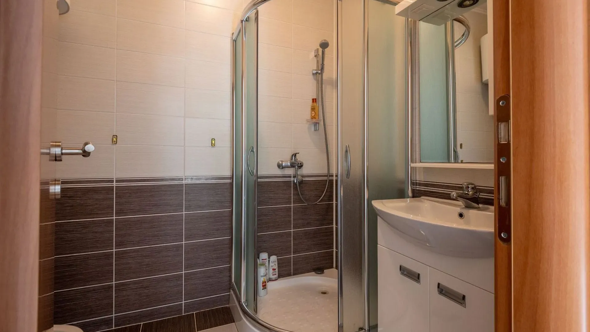 Prodaja, kuća, 185m², Krašići, Tivat