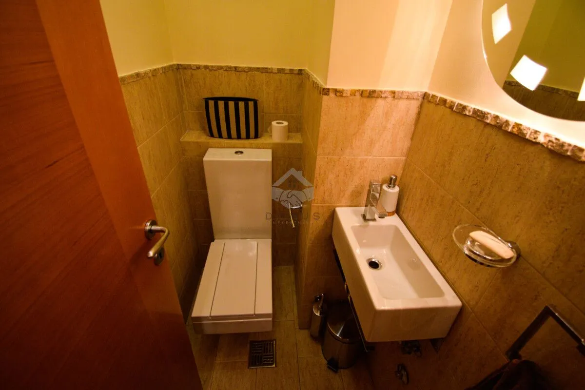 Rent, two bedroom apartment, 160m², Gorica C, Podgorica
