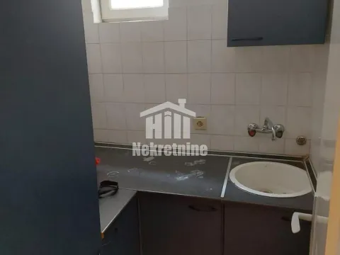 Izdavanje, kuća, 180m², Čukarica, Beograd - image 16