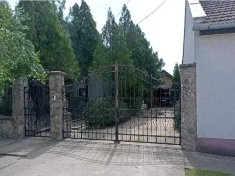 Sale, house, 200m², Novi Bečej, Zrenjanin - image 2