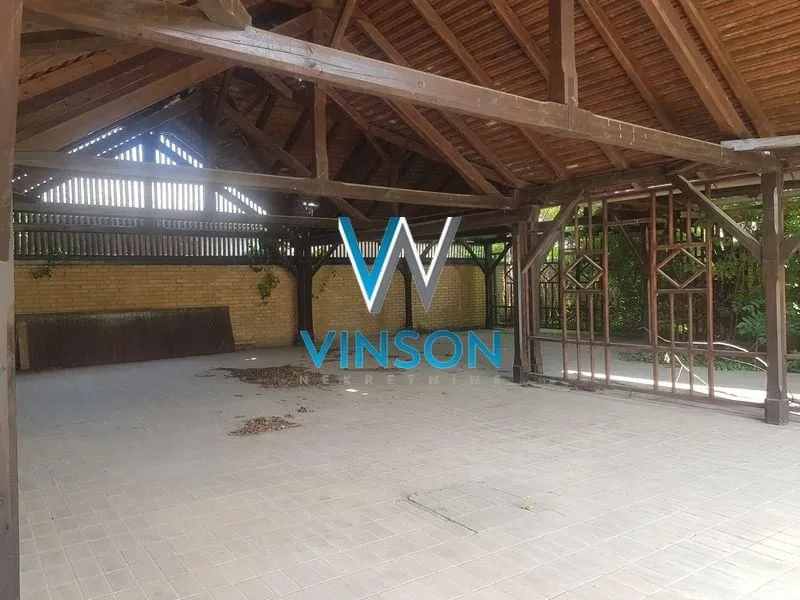 Prodaja, kuća, 688m², Centar, Sombor