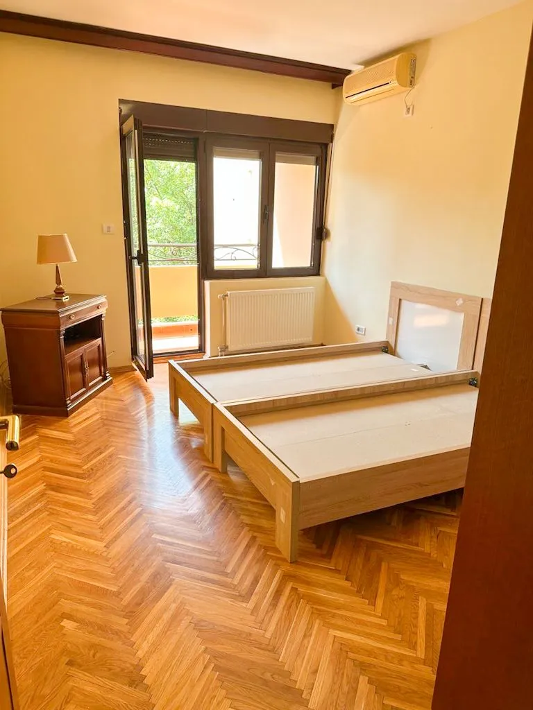Prodaja, kuća, 211m², Gorica C, Podgorica