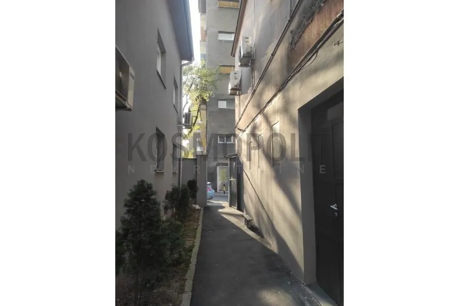 Prodaja, trosoban stan, 72m², Profesorska Kolonija, Palilula Sve Podlokacije