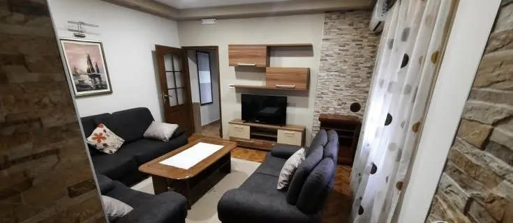 Izdavanje, dvosoban stan, 55m², Preko Morače, Podgorica