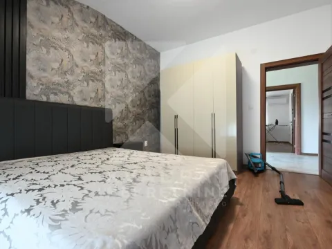 Izdavanje, trosoban stan, 190m², Tološi, Podgorica - image 15