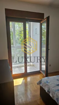 Rent, two bedroom apartment, 70m², Pejton, Podgorica - image 7