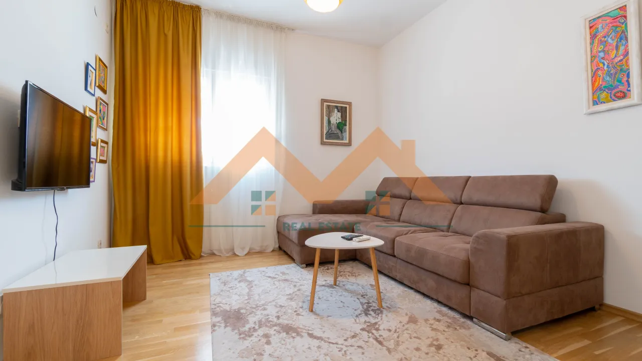 Izdavanje, jednosoban stan, 45m², Blok 9, Podgorica