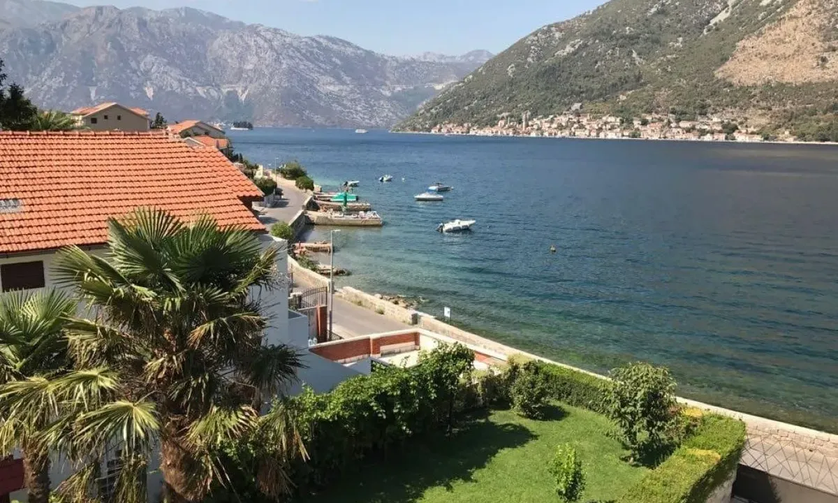 Sale, house, 390m², Stoliv, Kotor