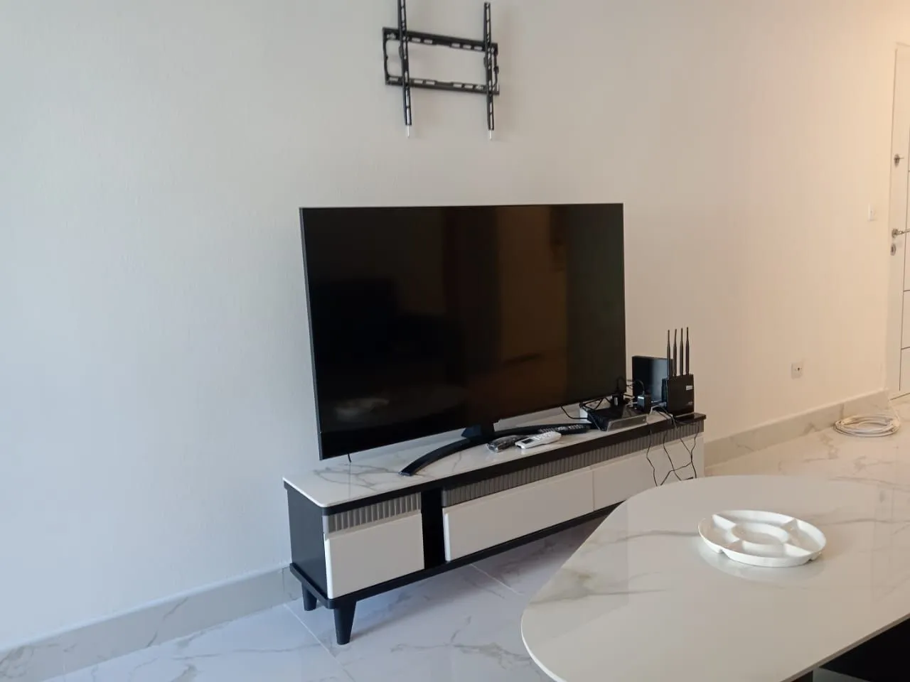 Izdavanje, jednosoban stan, 47m², Budva, Crna Gora