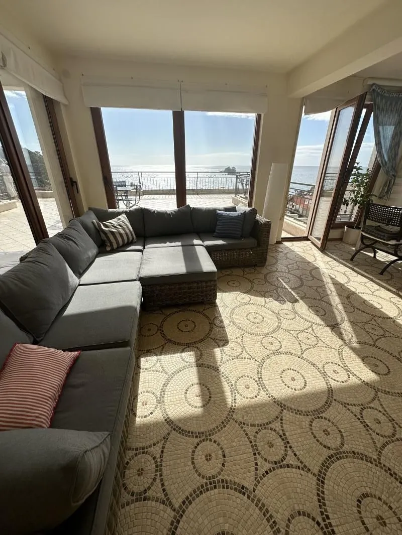 Prodaja, trosoban stan, 366m², Petrovac, Budva