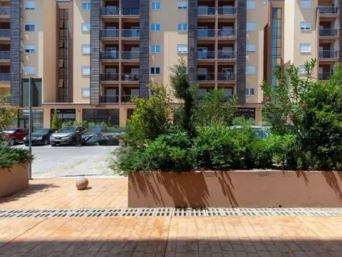 Sale, office space, 42m², New City, Podgorica - image 1