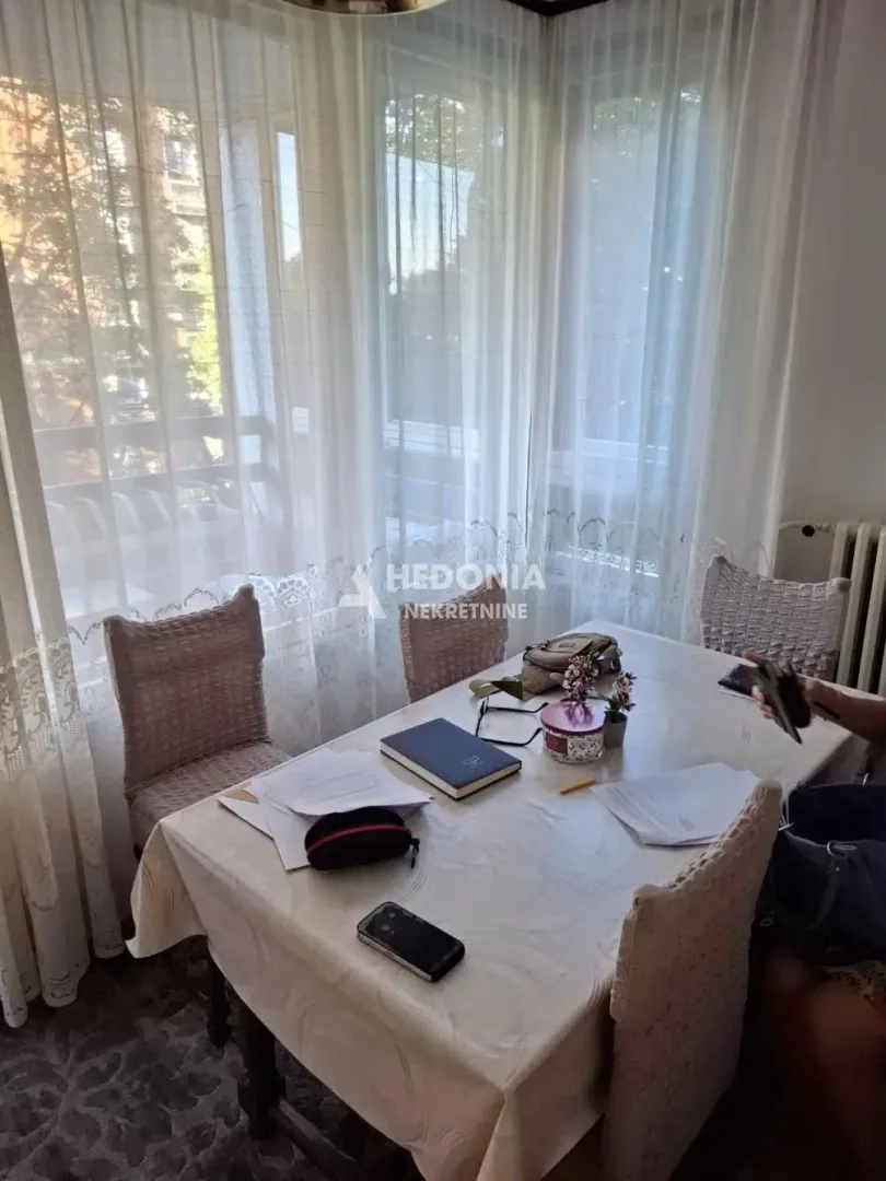 Prodaja, dvosoban stan, 65m², Galenika, Beograd