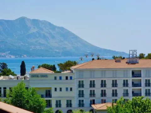 Prodaja, jednosoban stan, 66m², Centar, Budva