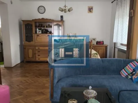 Sale, house, 350m², Ćuprija, Srbija