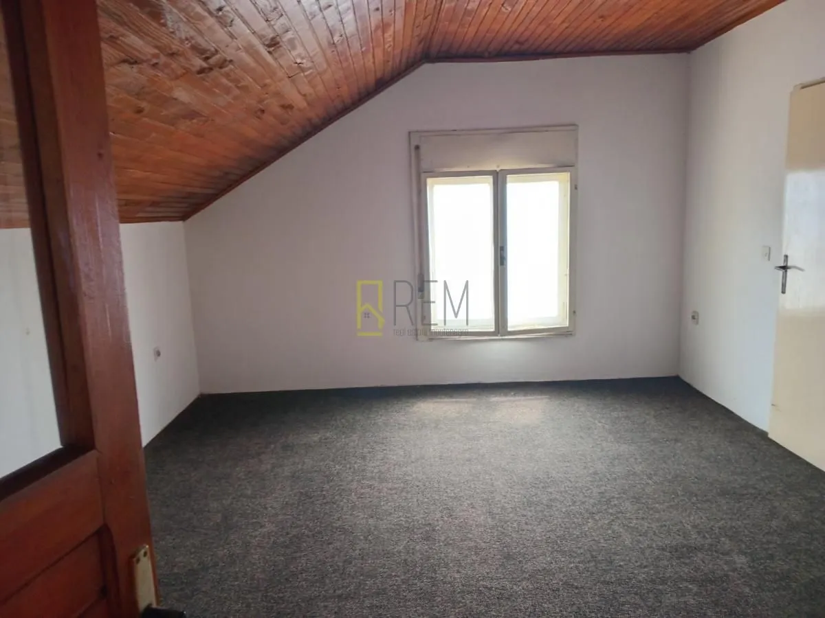 Prodaja, trosoban stan, 90m², Zagorič, Podgorica