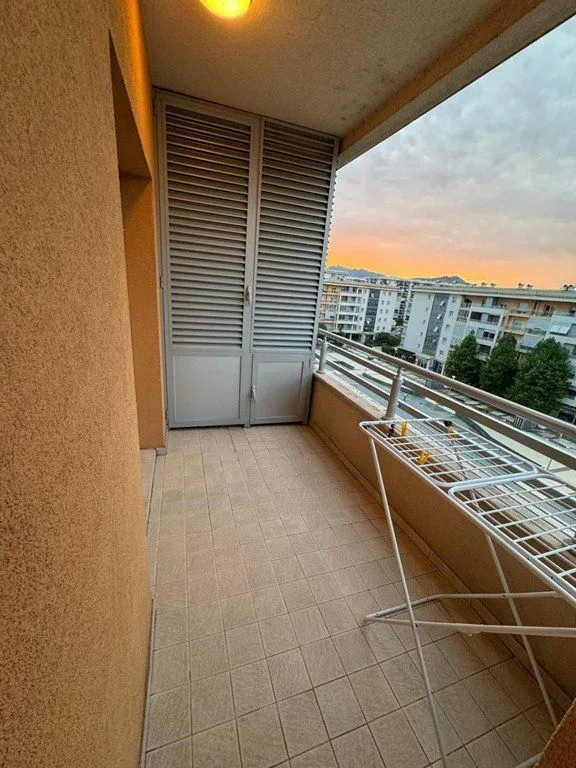 Izdavanje, jednosoban stan, 50m², City Kvart, Podgorica