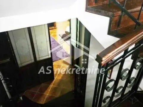 Izdavanje, kuća, 323m², Olimp, Zvezdara Sve Podlokacije - image 35