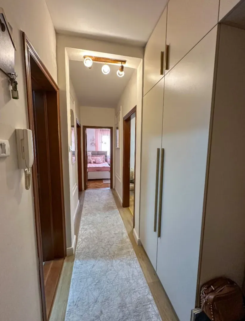 Prodaja, dvosoban stan, 72m², Pod Goricom, Podgorica