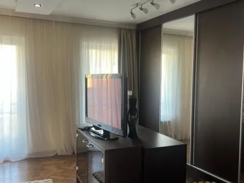 Izdavanje, trosoban stan, 120m², Poštanska Štedionica, Palilula Sve Podlokacije - image 11