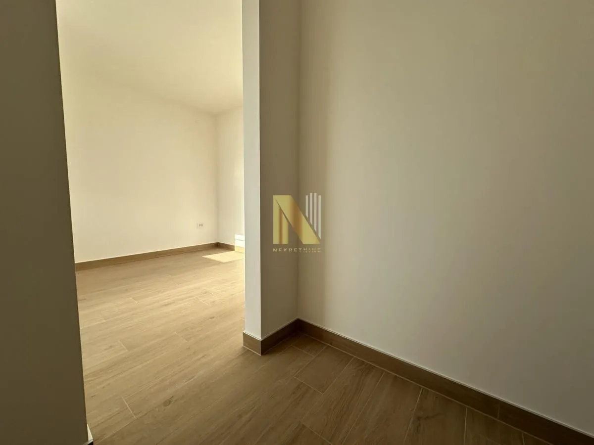 Prodaja, četvorosoban stan, 154m², Alibegovac, Petrovaradin