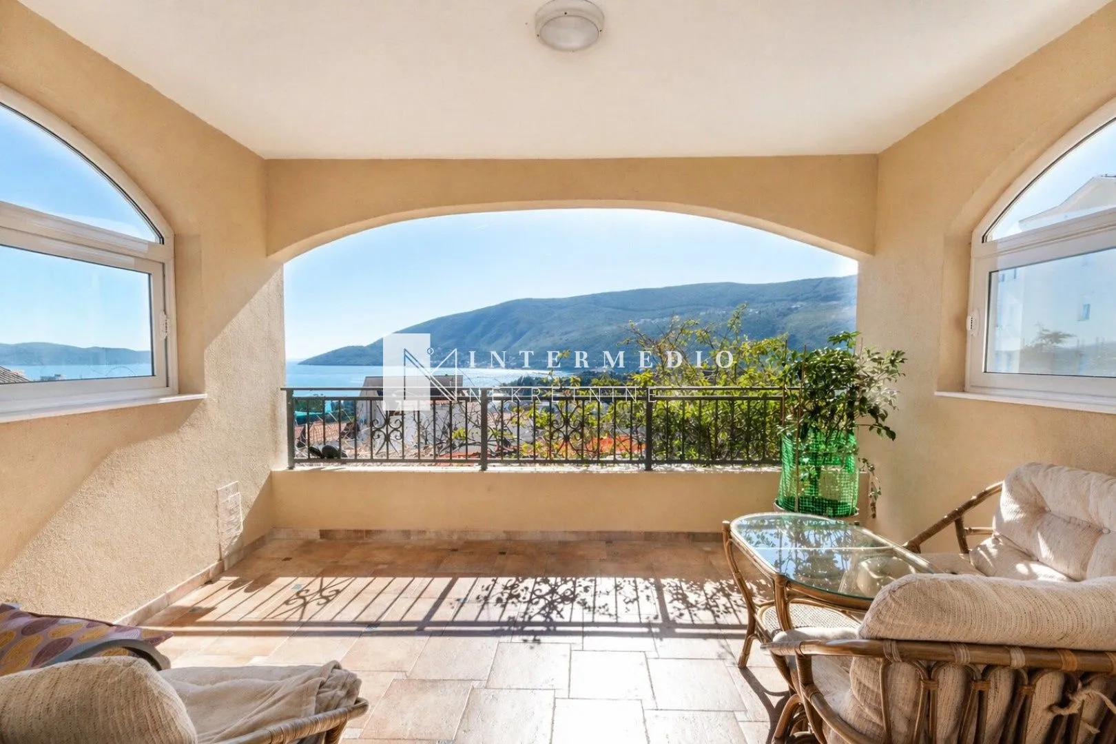 Prodaja, trosoban stan, 101m², Gomila, Herceg Novi