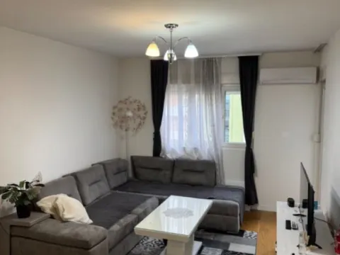 Izdavanje, jednosoban stan, 50m², Central Point, Podgorica