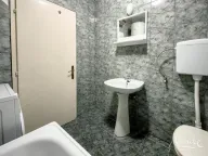 Prodaja, kuća, 180m², Tološi, Podgorica - image 17